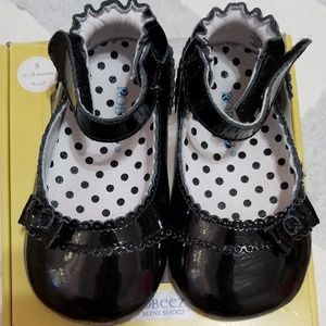 Girl black patent shoe